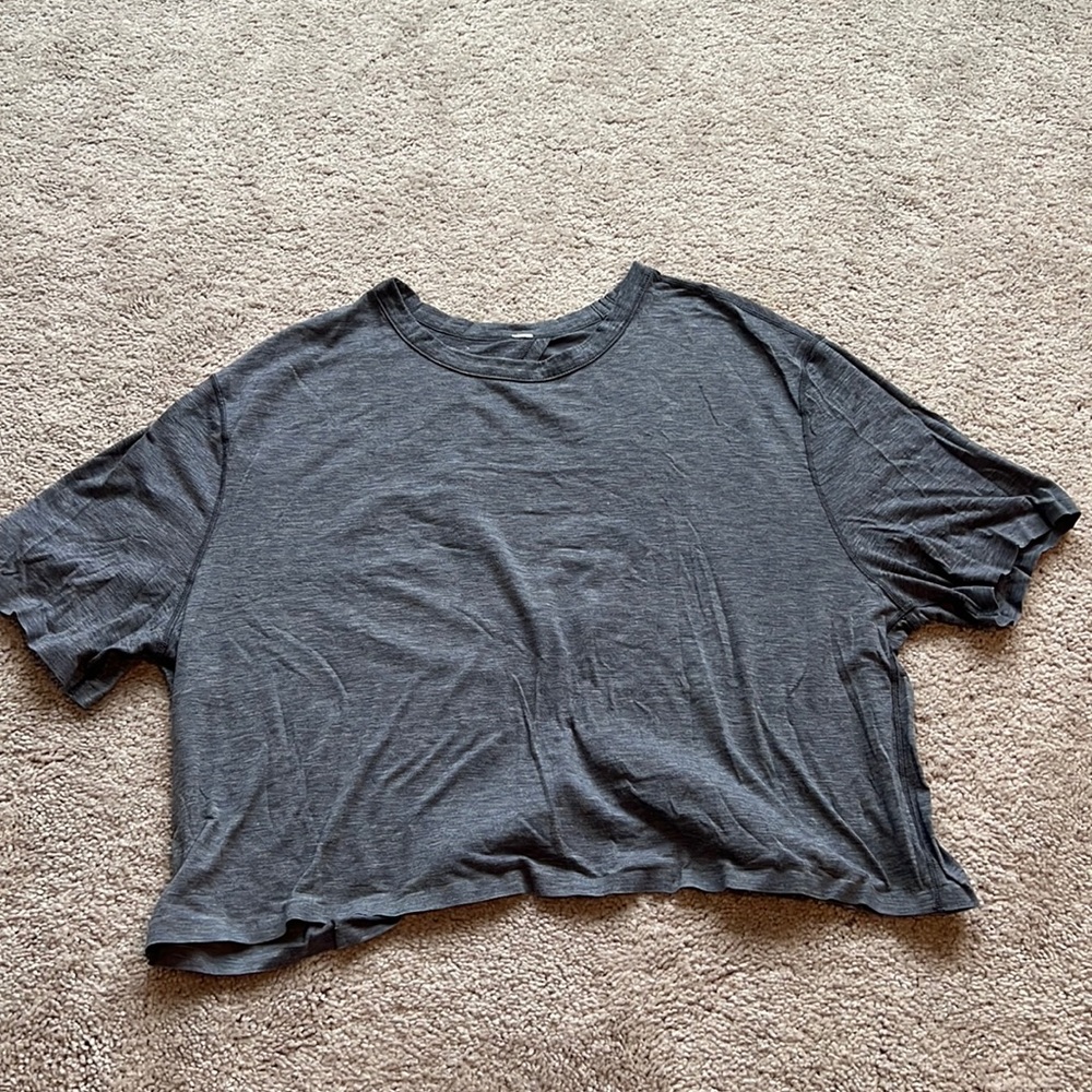Lululemon cropped cut out top